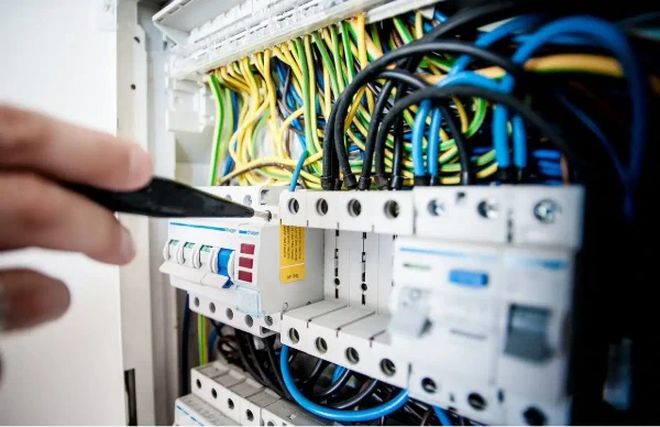 10 ejercicios de la ley de Ohm resueltos paso a paso